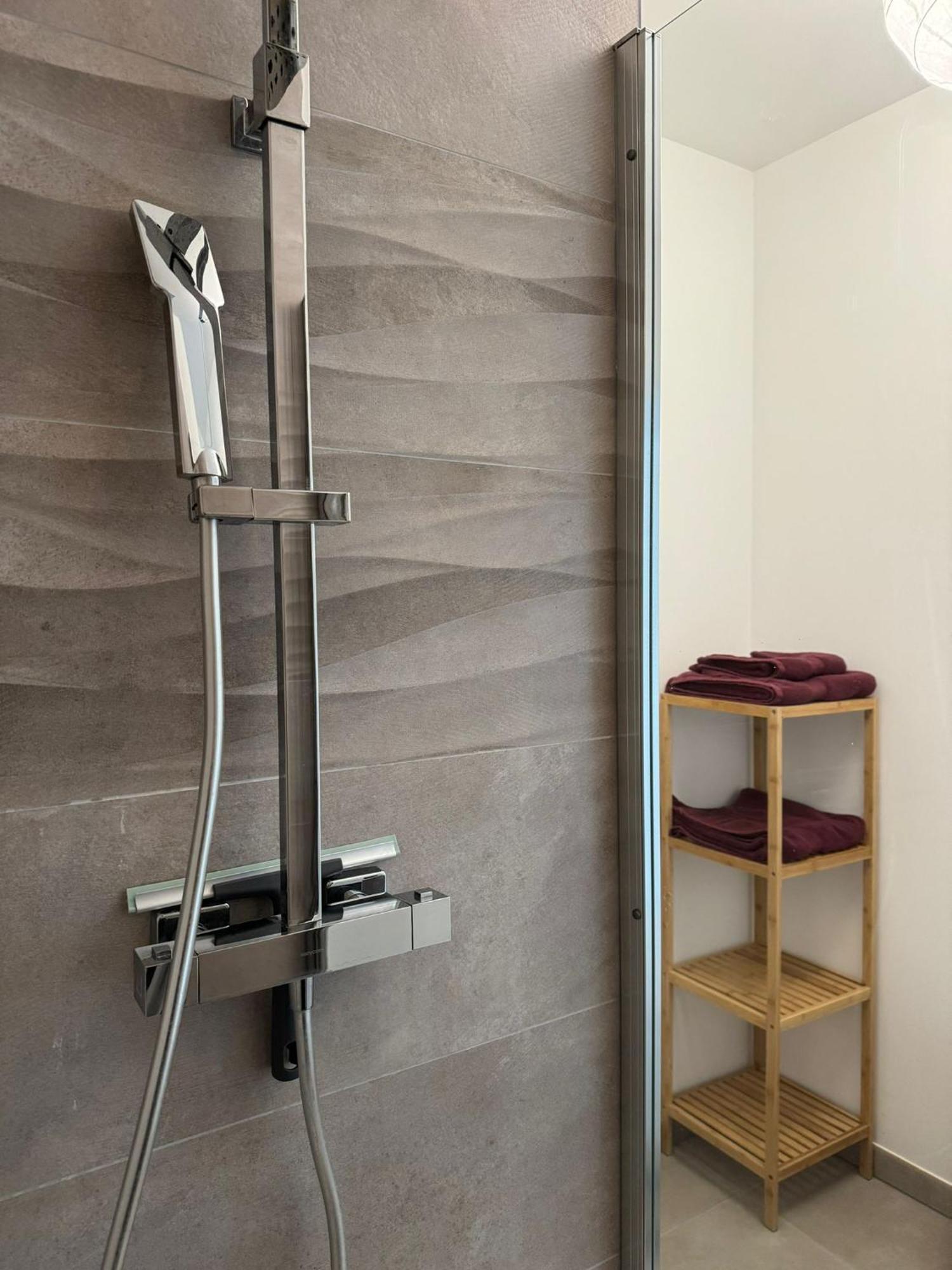Presqu'Ile, Appartement Neuf Avec Balcon, Salle De Gym Et Parking Caen Extérieur photo