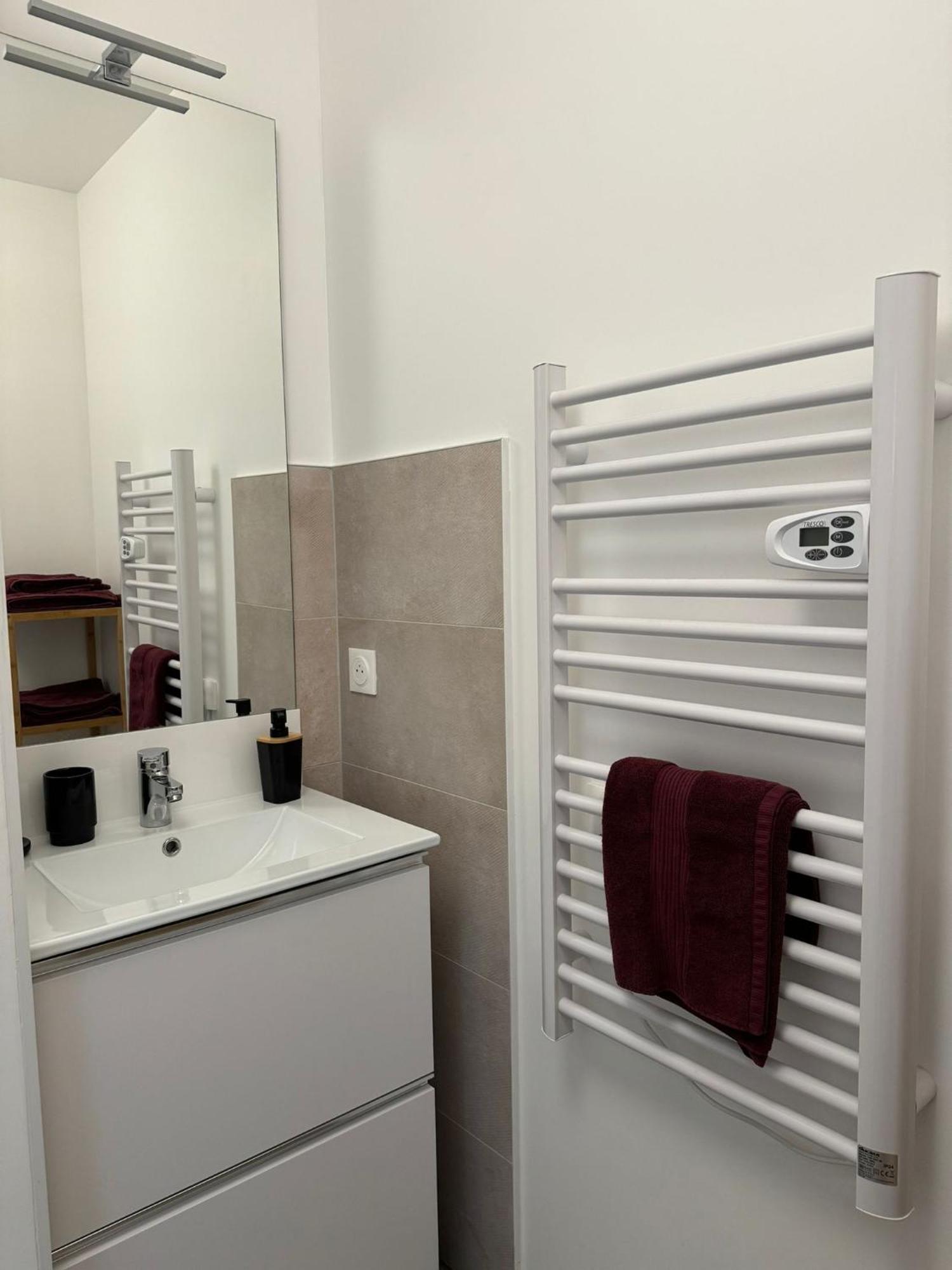 Presqu'Ile, Appartement Neuf Avec Balcon, Salle De Gym Et Parking Caen Extérieur photo